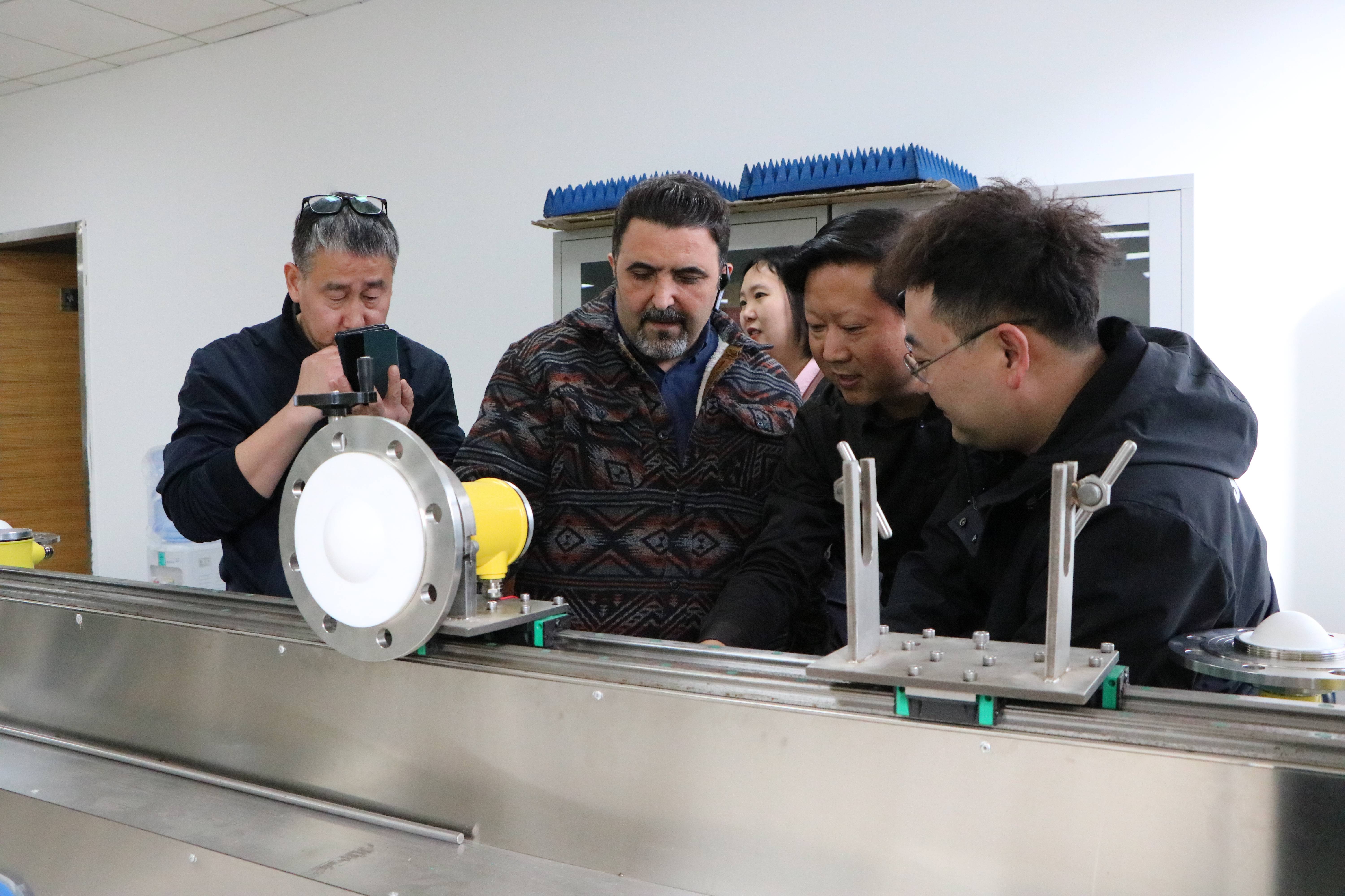 伊朗客戶到訪精誠瑞博，深入探討80G調頻雷達物位計及其他產品合作