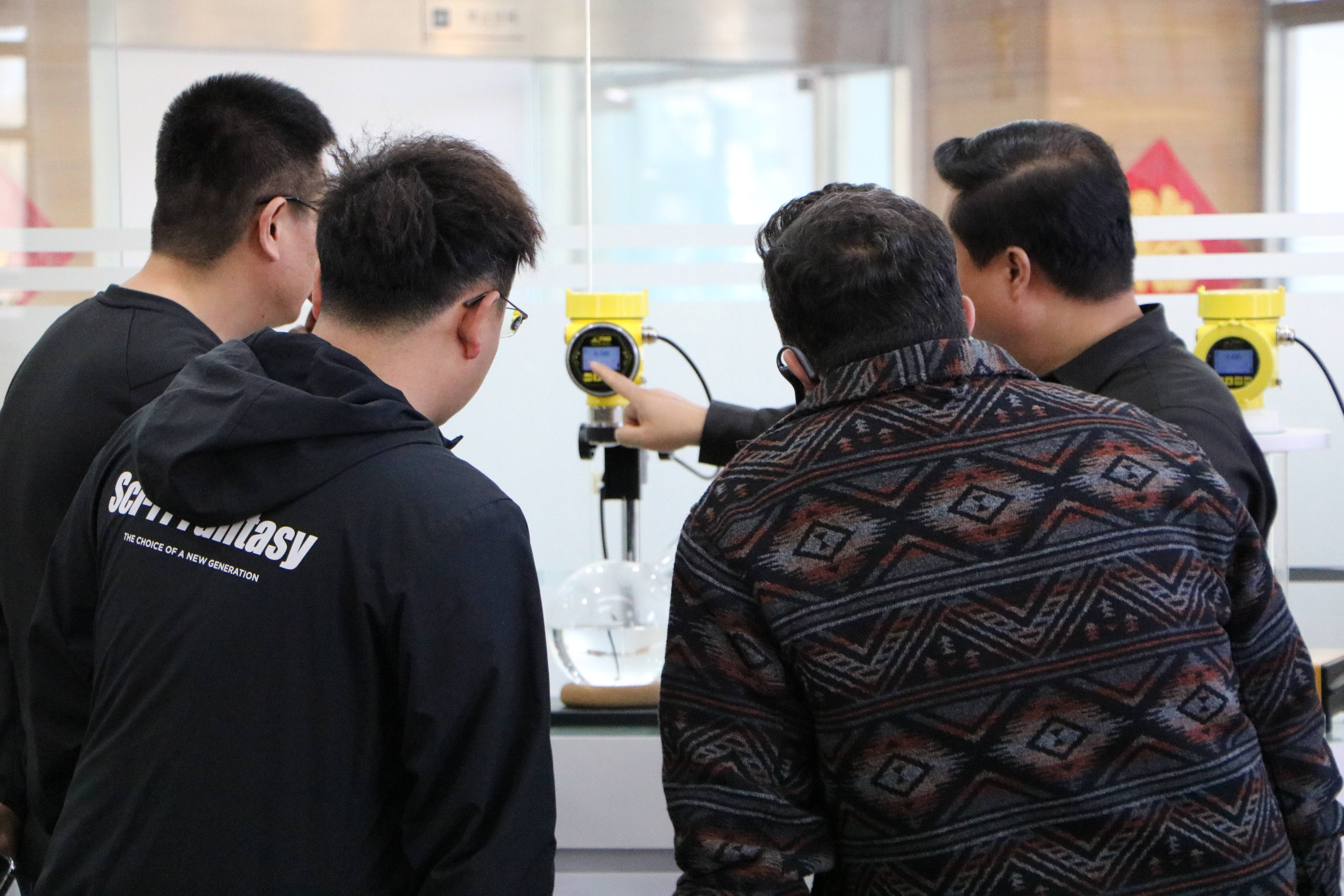 伊朗客戶到訪精誠瑞博，深入探討80G調頻雷達物位計及其他產品合作