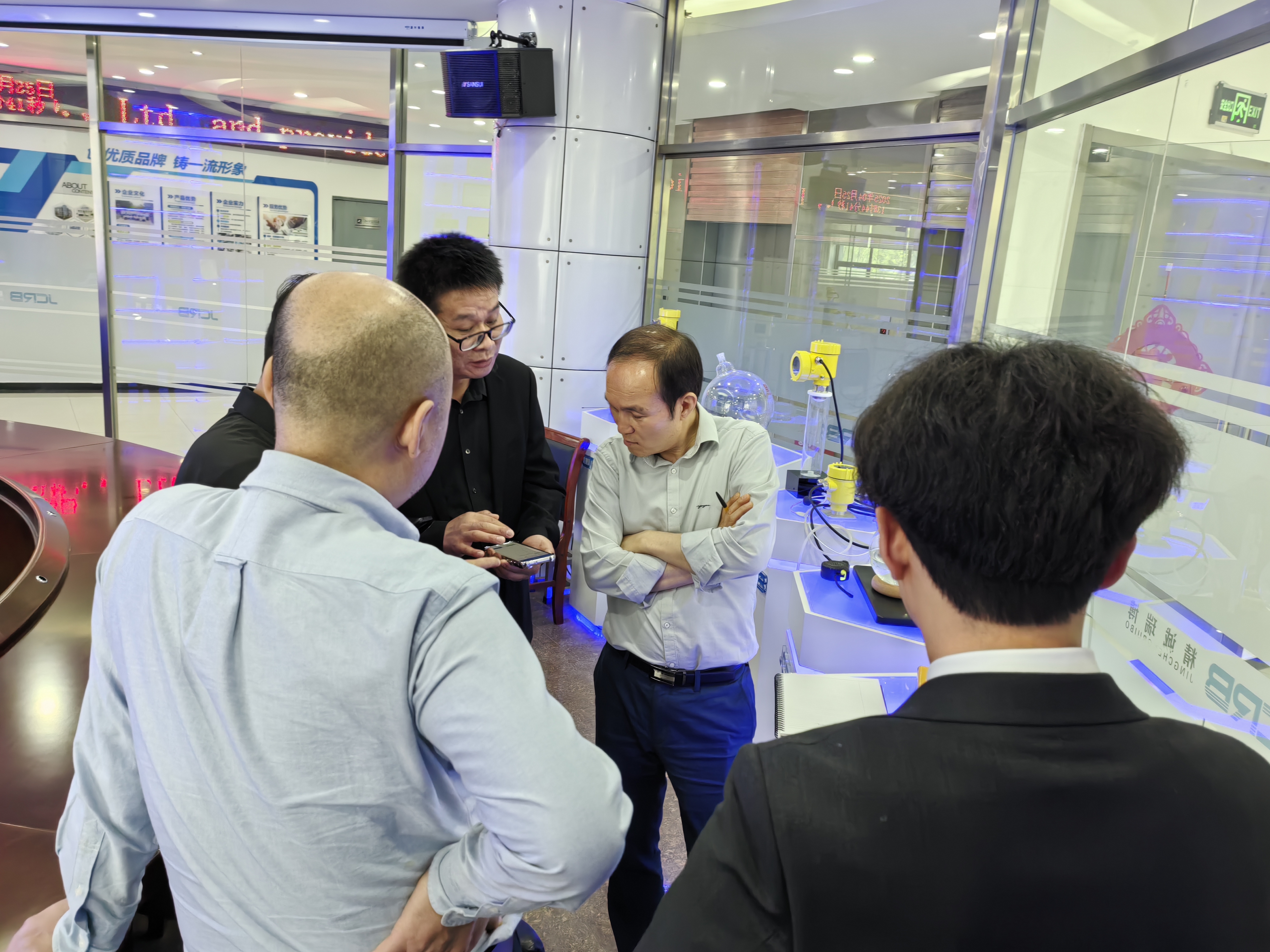 韓國(guó)客戶到訪北京精誠(chéng)瑞博 開展技術(shù)交流與車間考察