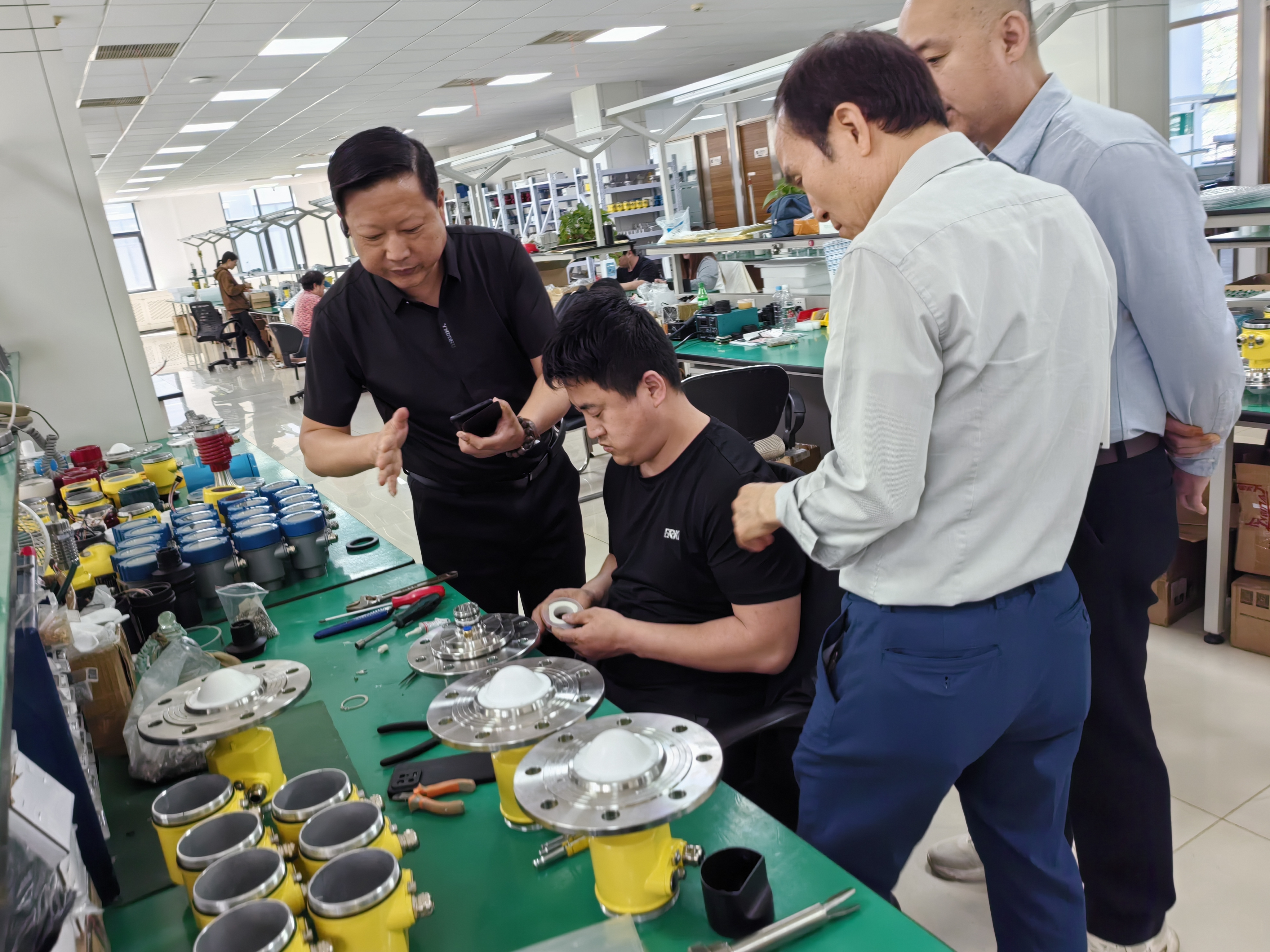 韓國(guó)客戶到訪北京精誠(chéng)瑞博 開展技術(shù)交流與車間考察